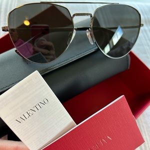 NWT Valentino Aviator Sunglasses